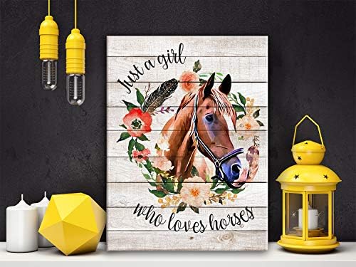 Doar o fată care iubește caii poster arta de perete pentru decorul de pepinieră de casă - Rustic Farmhouse Horse Girl Flower