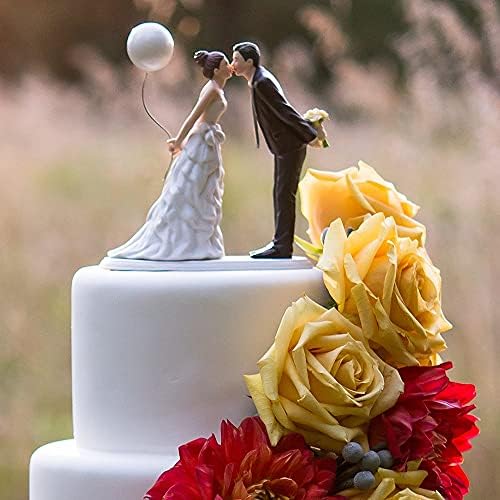 Weddingstar s -a aplecat pentru un kiss cuplu de tort de figurină de porțelan
